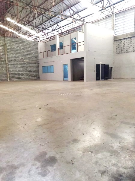 ให้เช่าโกดังมีนบุรี ขนาด  425 ตรม และอีกหลายขนาด  ห่างตลาดมีนบุรีเพียง 5 กม รับน้ำหนักได้ 3 ตัน ต่อ ตรม  