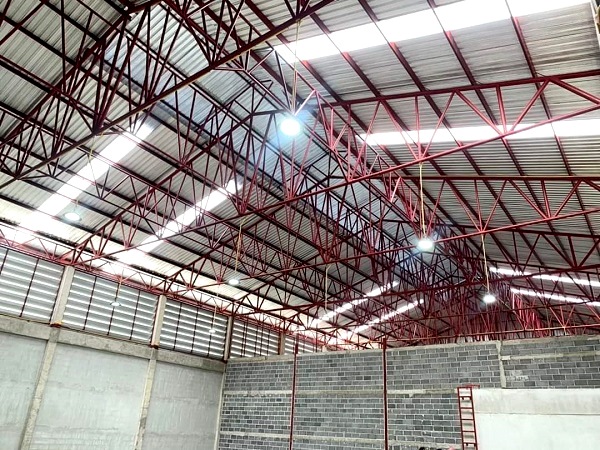 ให้เช่าโกดังมีนบุรี ขนาด  425 ตรม และอีกหลายขนาด  ห่างตลาดมีนบุรีเพียง 5 กม รับน้ำหนักได้ 3 ตัน ต่อ ตรม  