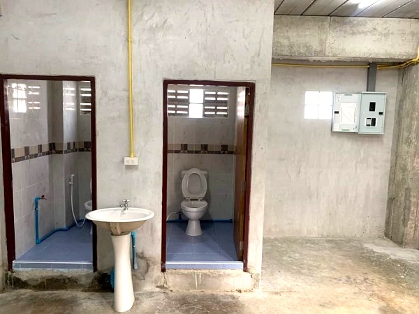 ให้เช่าโกดังมีนบุรี ขนาด  425 ตรม และอีกหลายขนาด  ห่างตลาดมีนบุรีเพียง 5 กม รับน้ำหนักได้ 3 ตัน ต่อ ตรม  