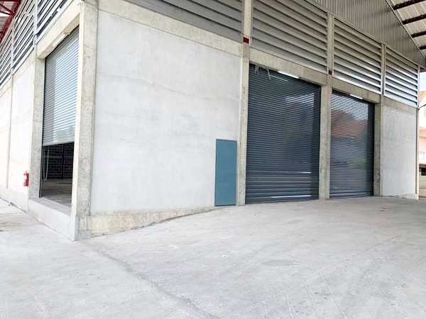 ให้เช่าโกดังมีนบุรี ขนาด  425 ตรม และอีกหลายขนาด  ห่างตลาดมีนบุรีเพียง 5 กม รับน้ำหนักได้ 3 ตัน ต่อ ตรม  