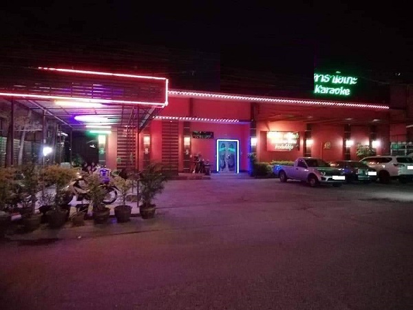  ให้เช่าตึกพร้อมกิจการร้านคาราโอเกะ  ย่านถนนกิ่งแก้วพร้อมดำเนินกิจการต่อได้เลย เข้าซอยไปแค่ 15 เมตร 