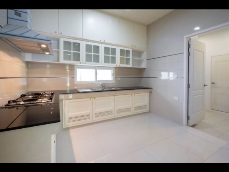 ABB30 หมู่บ้านนาราสิริ บางนาตราด กม.10 ขาย 31,500,000 บาท