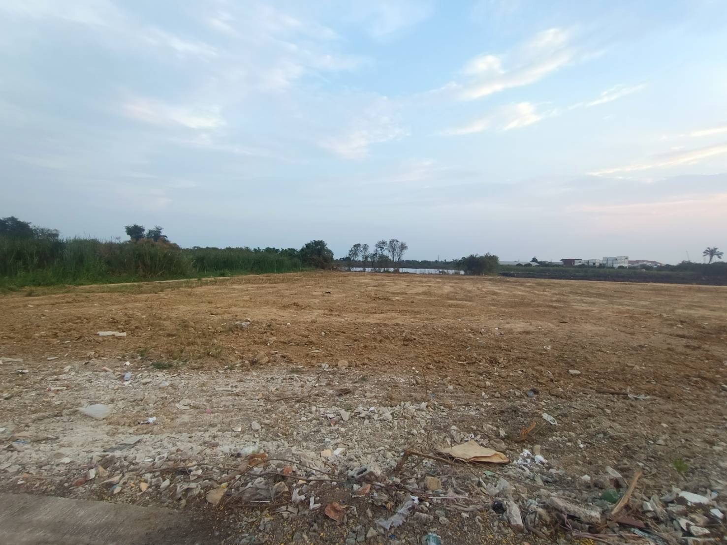 ที่ดินถมแล้วแบ่งขาย ซอยเจริญมาก ถนนเศรษฐกิจ กิโล 12 เมืองสมุทรสาคร