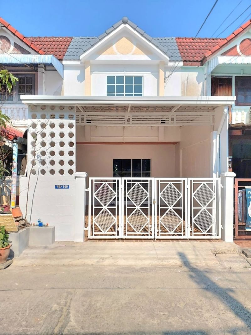 ABB90 ทาวน์เฮ้าส์ 2 ชั้น หมู่บ้าน ร่มทิพย์ ถนนหทัยราษฎร์ 33 ขาย 1,950,000 บาท