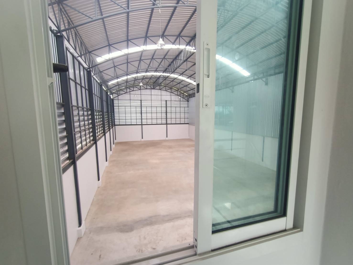 ขายหรือให้เช่า โกดัง ทรัพยรุ่งเรือง คลองมะเดื่อ