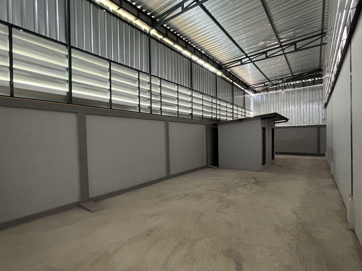 ขายหรือให้เช่า โกดัง ทรัพยรุ่งเรือง คลองมะเดื่อ