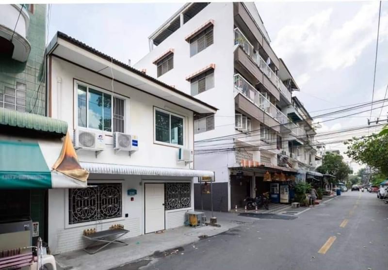MBB121 ให้เช่าบ้าน 2 ชั้น ย่านทองหล่อ สุขุมวิท 49 ใกล้ BTSทองหล่อ, BTSพร้อมพงษ์ และ EmQuartier