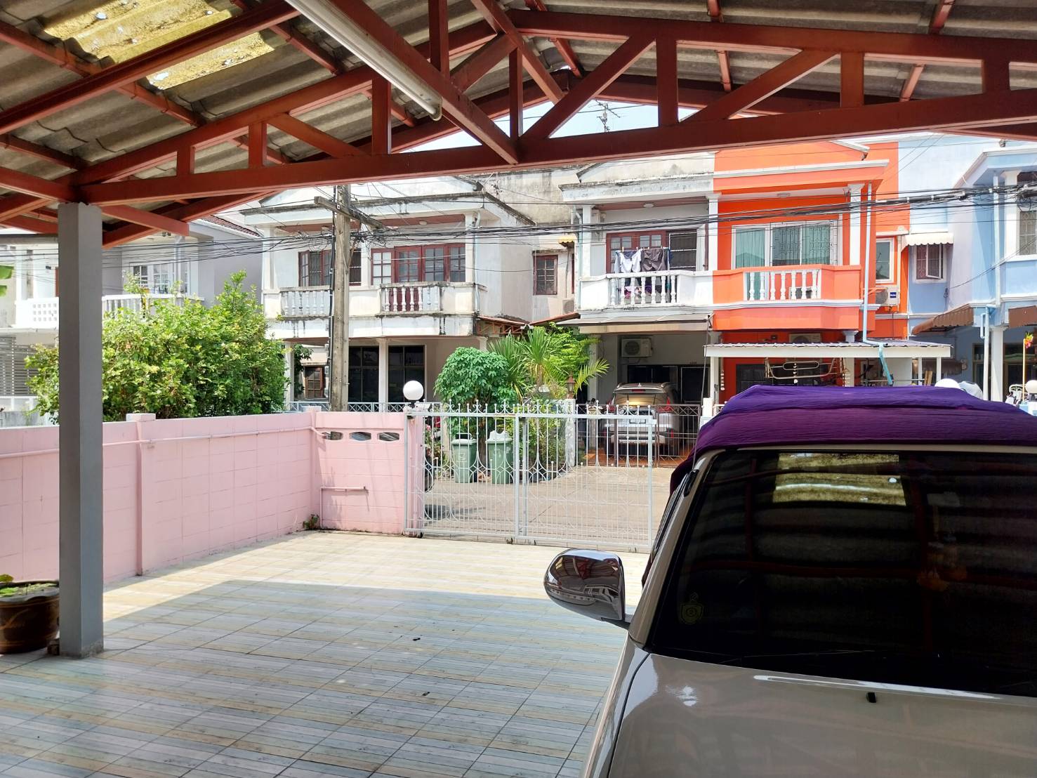 ขายโฮมออฟฟิต 2 ชั้น ขนาด 29 ตรว. ทุบกำแพง 2 หลังติดกัน 58 ตรว. กรุงเทพ