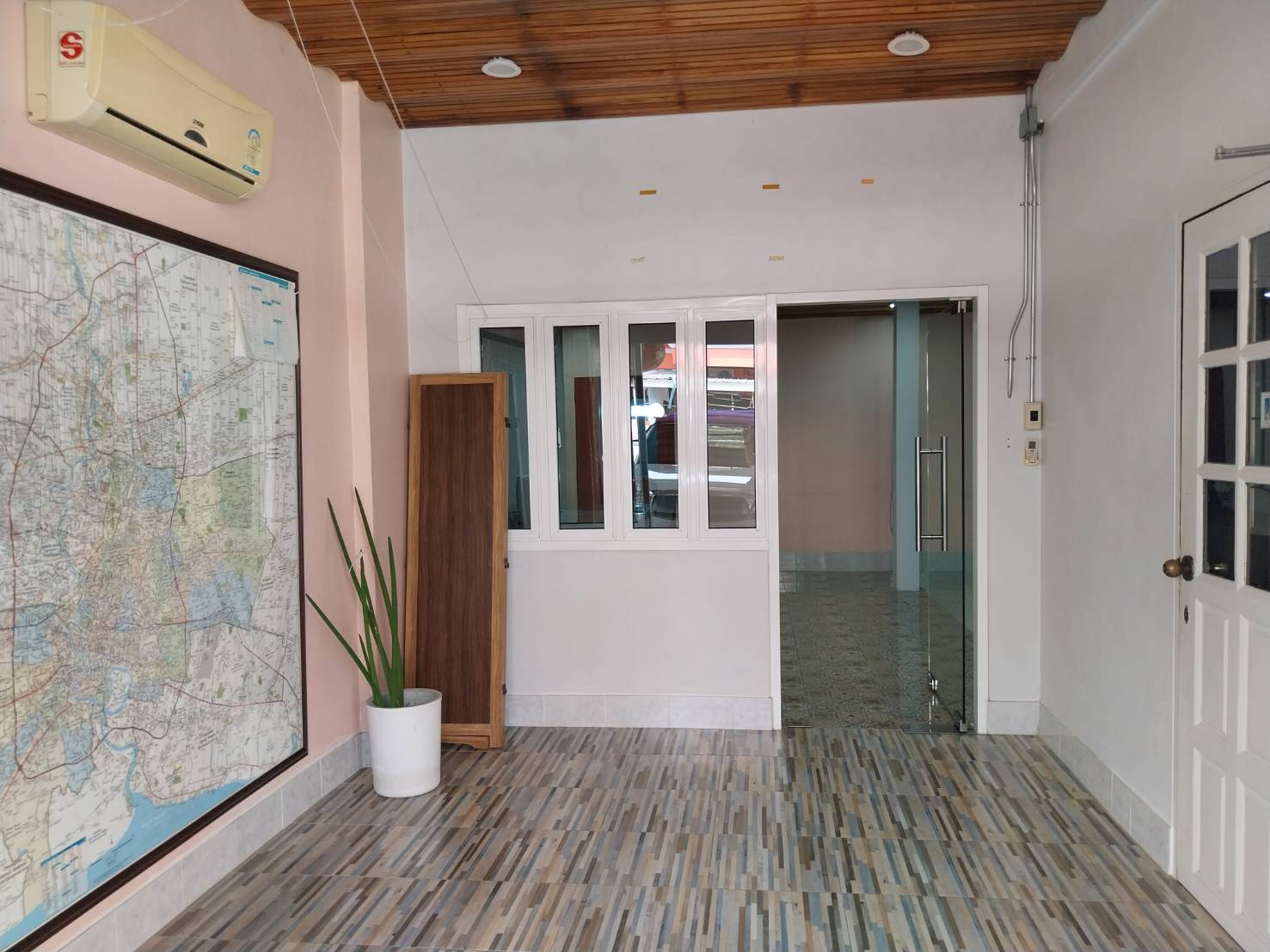 ขายโฮมออฟฟิต 2 ชั้น ขนาด 29 ตรว. ทุบกำแพง 2 หลังติดกัน 58 ตรว. กรุงเทพ