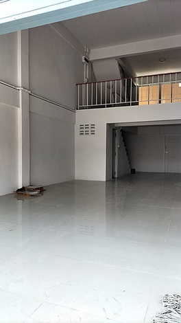 ขายอาคารพาณิชย์ 4 ชั้นมีชั้นลอย ปรับปรุงใหม่ ติดถนนกาญจนาภิเษก บ้านอยู่ติดทางด้านขวากับสมาคมธุรกิจ