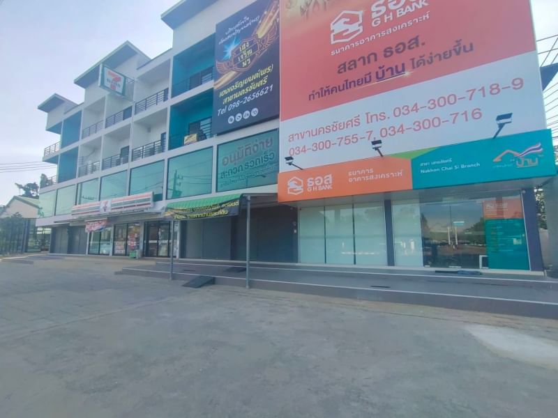 MBB128 ขายอาคารพาณิชย์ 3 ชั้นครึ่ง ตรงข้ามบริษัทน้ำมันพืชไทย จำกัด มหาชน ติดธนาคารธอส.สาขานครชัยศรี ใกล้ตลาดท่านา