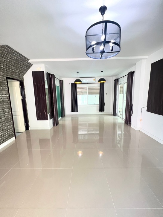  ขายบ้านแฝด ต่อเติมหลังคาหน้าบ้าน หลังบ้าน ราคาถูก พร้อมอยู่ ของแถมมากกว่า 9 รายการ