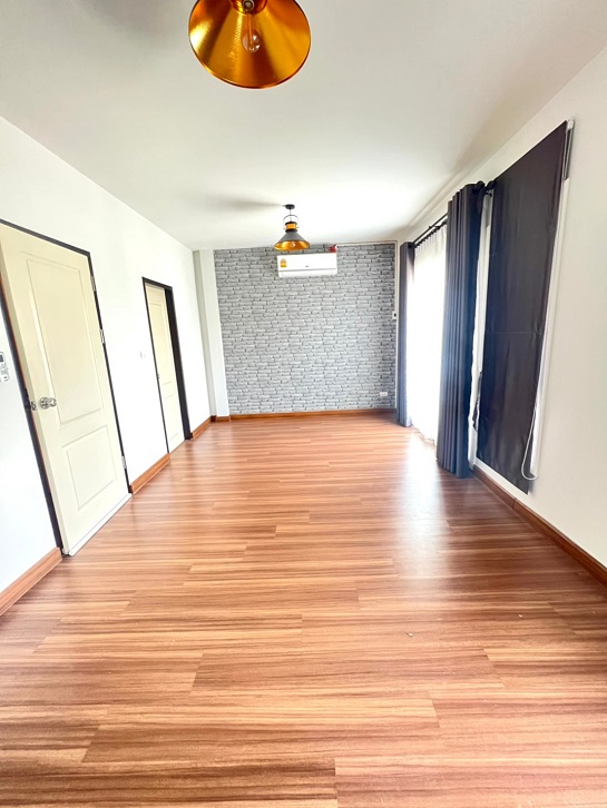  ขายบ้านแฝด ต่อเติมหลังคาหน้าบ้าน หลังบ้าน ราคาถูก พร้อมอยู่ ของแถมมากกว่า 9 รายการ