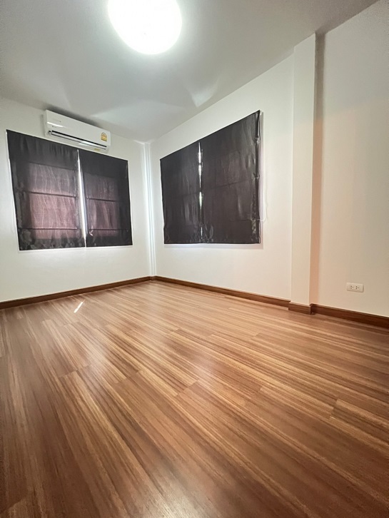  ขายบ้านแฝด ต่อเติมหลังคาหน้าบ้าน หลังบ้าน ราคาถูก พร้อมอยู่ ของแถมมากกว่า 9 รายการ