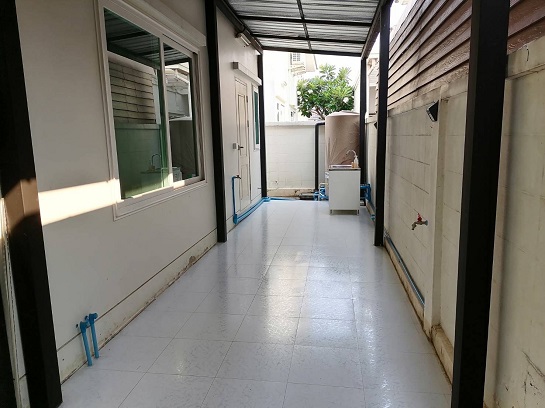  ขายบ้านแฝด ต่อเติมหลังคาหน้าบ้าน หลังบ้าน ราคาถูก พร้อมอยู่ ของแถมมากกว่า 9 รายการ