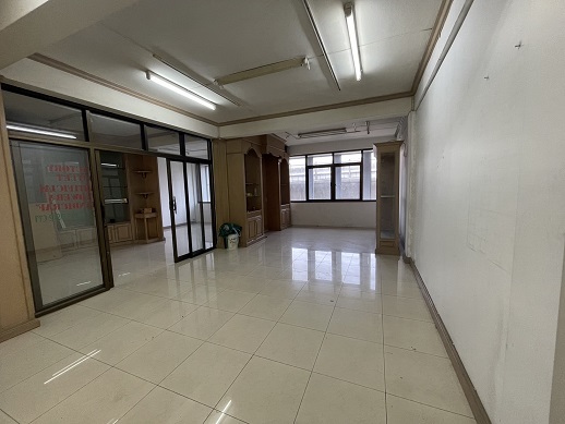 ให้เช่าตึก 2คูหา เชื่อมถึงกัน ติดถนนใหญ่สุขุมวิท67 ใกล้รถไฟฟ้าสถานีพระโขนง