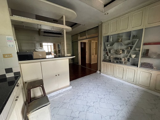 ให้เช่าตึก 2คูหา เชื่อมถึงกัน ติดถนนใหญ่สุขุมวิท67 ใกล้รถไฟฟ้าสถานีพระโขนง