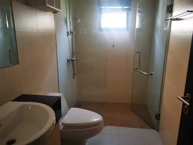 ขายบ้านแฝด The Plot Yen-Akat 3 ชั้น ใกล้ถนนพระรามสี่ คลองเตย อยู่ใจกลางเมือง ทำเลดี 