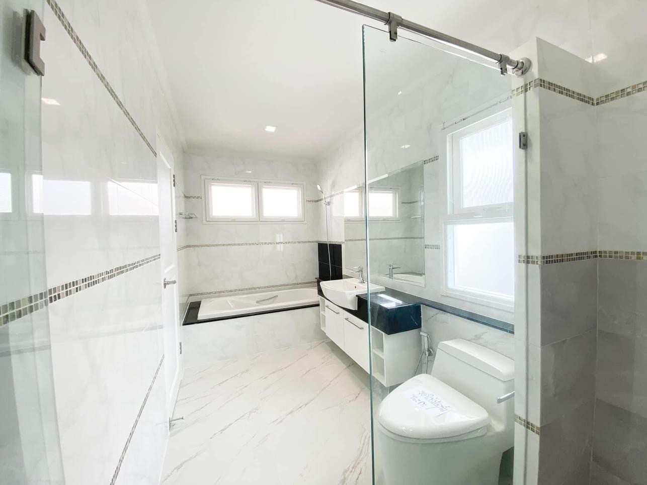 บ้าน หลังใหญ่ ใกล้มหิดล ใกล้ถนนอุทยาน (ถ.อักษะ) หมู่บ้าน “ ศุภาลัย พรีมา วิลล่า พุทธมณฑล สาย 3 “ เพียง 13.99 ลบ (ลดจาก 14.50 ลบ) 