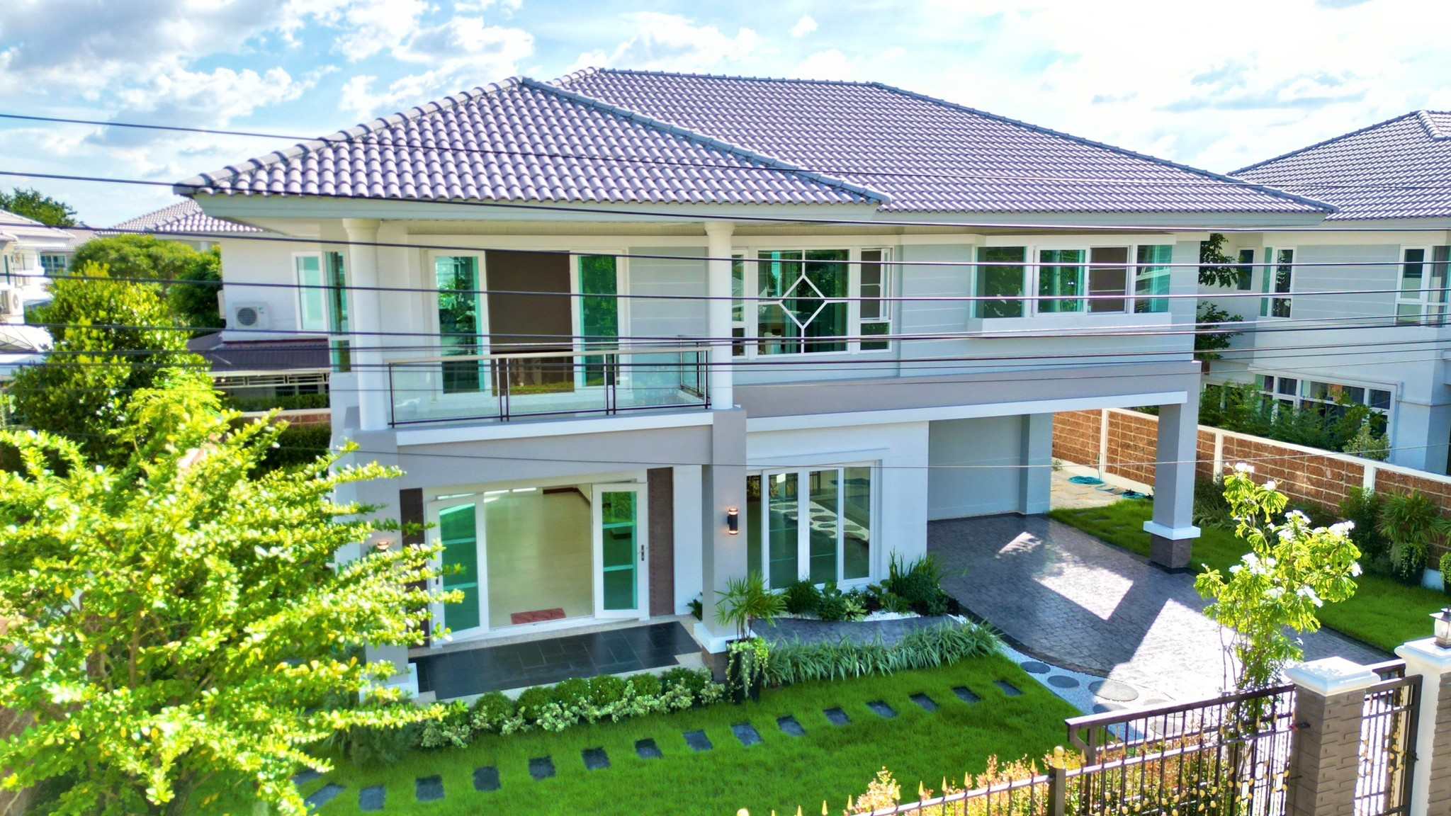 บ้าน หลังใหญ่ ใกล้มหิดล ใกล้ถนนอุทยาน (ถ.อักษะ) หมู่บ้าน “ ศุภาลัย พรีมา วิลล่า พุทธมณฑล สาย 3 “ เพียง 13.99 ลบ (ลดจาก 14.50 ลบ) 