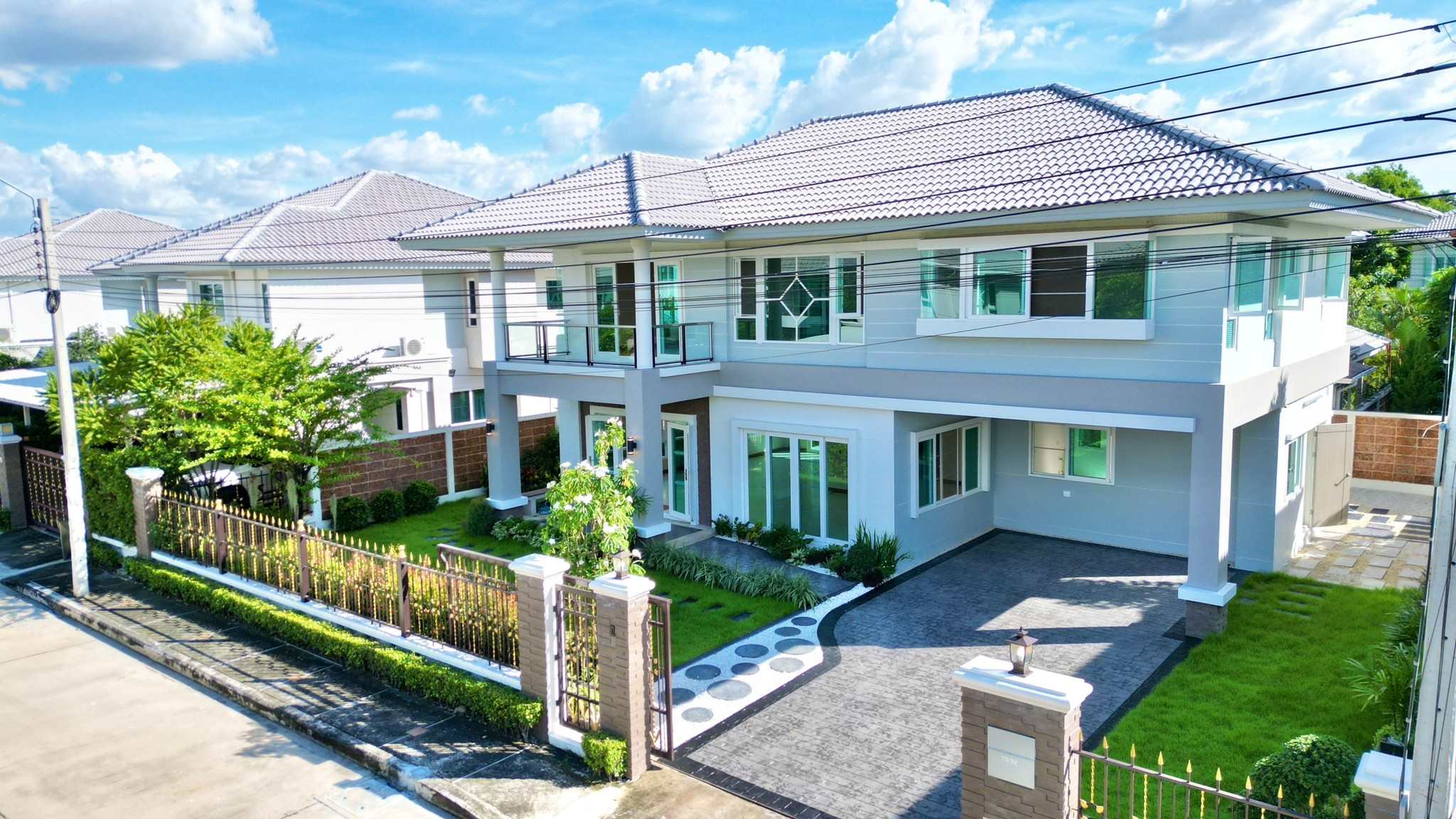 บ้าน หลังใหญ่ ใกล้มหิดล ใกล้ถนนอุทยาน (ถ.อักษะ) หมู่บ้าน “ ศุภาลัย พรีมา วิลล่า พุทธมณฑล สาย 3 “ เพียง 13.99 ลบ (ลดจาก 14.50 ลบ) 