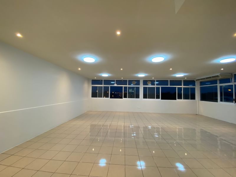 ABB129 ขาย อาคารพาณิชย์ รีโนเวทใหม่ 2 ห้องติดกัน ติดถนนเพชรเกษม ตรงข้ามวัดท่าตำหนัก เหมาะทำออฟฟิศ หรืออยู่อาศัย