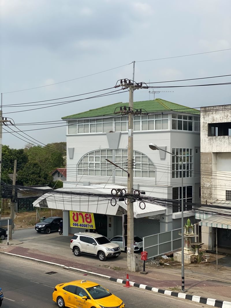 ABB129 ขาย อาคารพาณิชย์ รีโนเวทใหม่ 2 ห้องติดกัน ติดถนนเพชรเกษม ตรงข้ามวัดท่าตำหนัก เหมาะทำออฟฟิศ หรืออยู่อาศัย