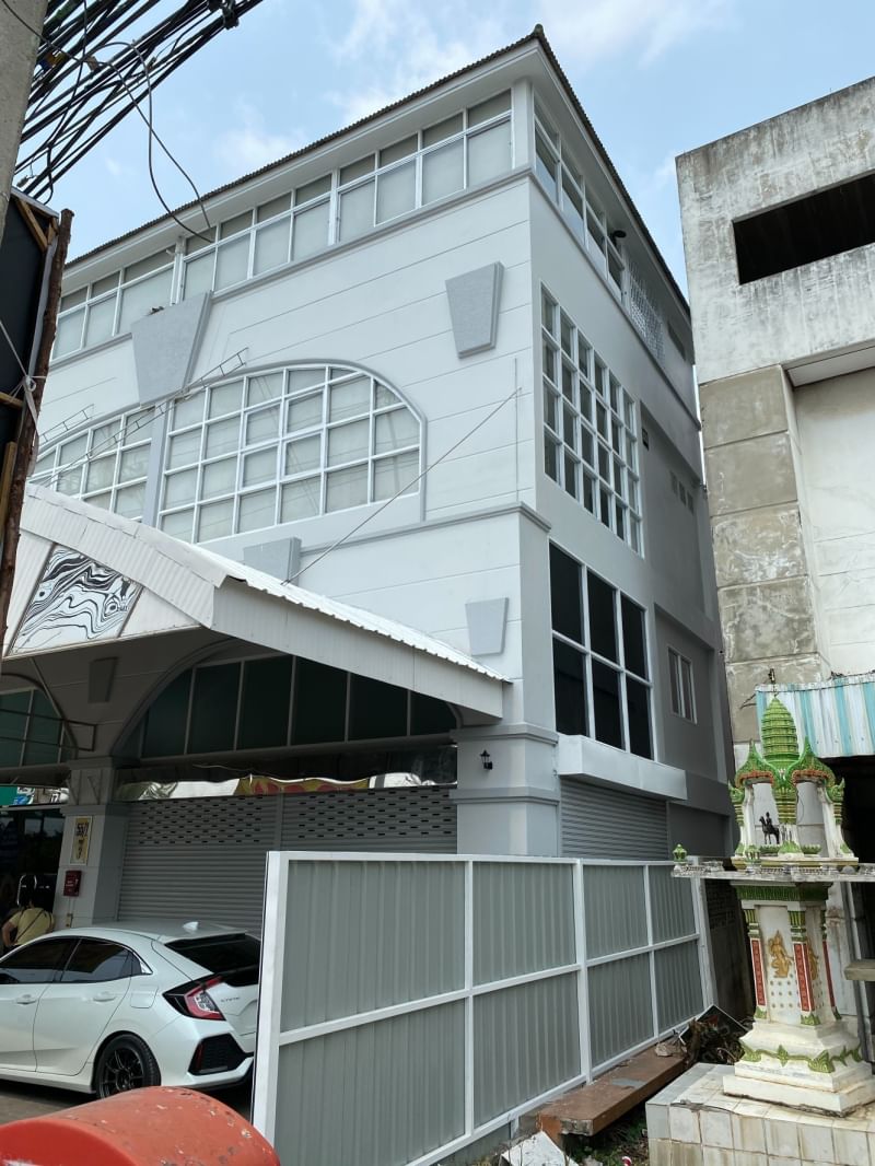 ABB129 ขาย อาคารพาณิชย์ รีโนเวทใหม่ 2 ห้องติดกัน ติดถนนเพชรเกษม ตรงข้ามวัดท่าตำหนัก เหมาะทำออฟฟิศ หรืออยู่อาศัย