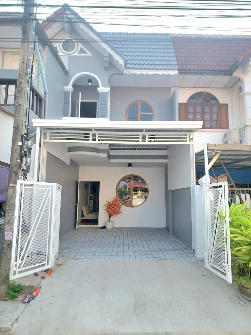 ABB137 ขายด่วน หมู่บ้าน เสนาวิลล่า 4 พระยาสุเรนทร์ 40 ทาวน์เฮ้าส์ 2 ชั้น #แถมเฟอร์นิเจอร์