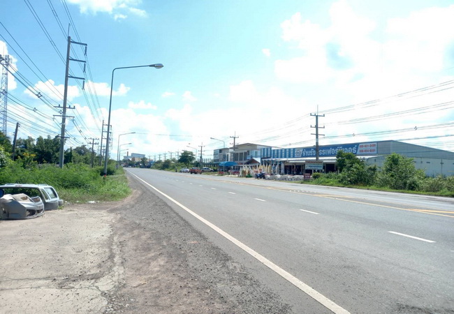 ขายที่ดินพร้อมสิ่งปลูกสร้าง ถนนอุบล-เขมราฐ เนื้อที่ 200 ตารางวา ทำเลดีติดริมถนนใหญ่ เป็นแหล่งชุมชน