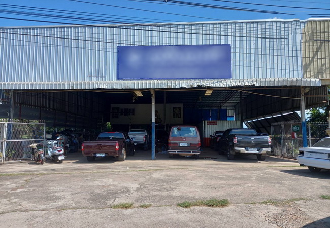 ขายที่ดินพร้อมสิ่งปลูกสร้าง ถนนอุบล-เขมราฐ เนื้อที่ 200 ตารางวา ทำเลดีติดริมถนนใหญ่ เป็นแหล่งชุมชน