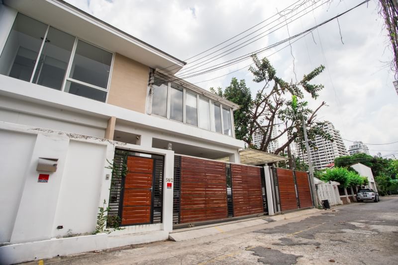MBB142 ขายบ้านเดี่ยวสร้างเอง ซอยพร้อมศรี สุขุมวิท 49