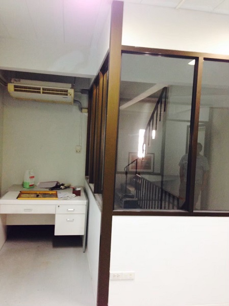 ให้เช่า อาคาร Office 4 ชั้นธนบุรีคอมเพล็กซ์ พระราม2  บ้านสกุลไทย เฟอร์นิเจอร์ครบราคาเช่า 20,000 บาทต่อเดือน 