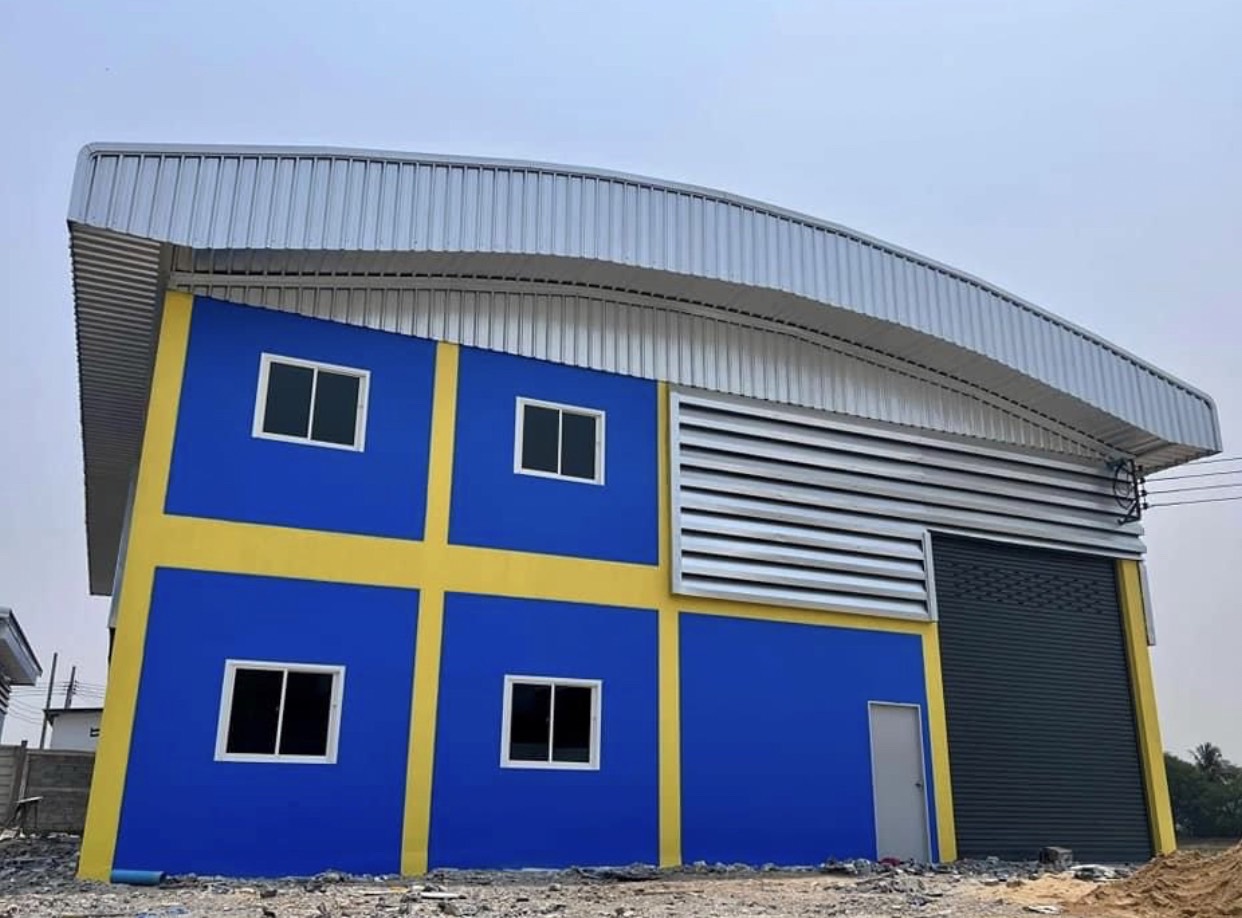 ที่ดินถมแล้ว ทางเข้าถนนคอนกรีตกว้างมาก ทำเลใกล้ถนนทางหลวง