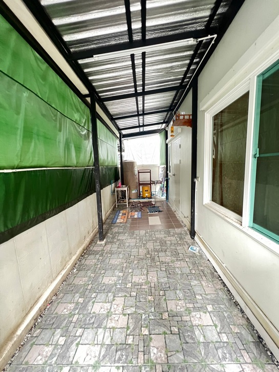  ขายบ้านสภาพสวย ต่อเติมโรงรถหน้าบ้าน-หลังบ้านครบ ของแถม 9 รายการ 