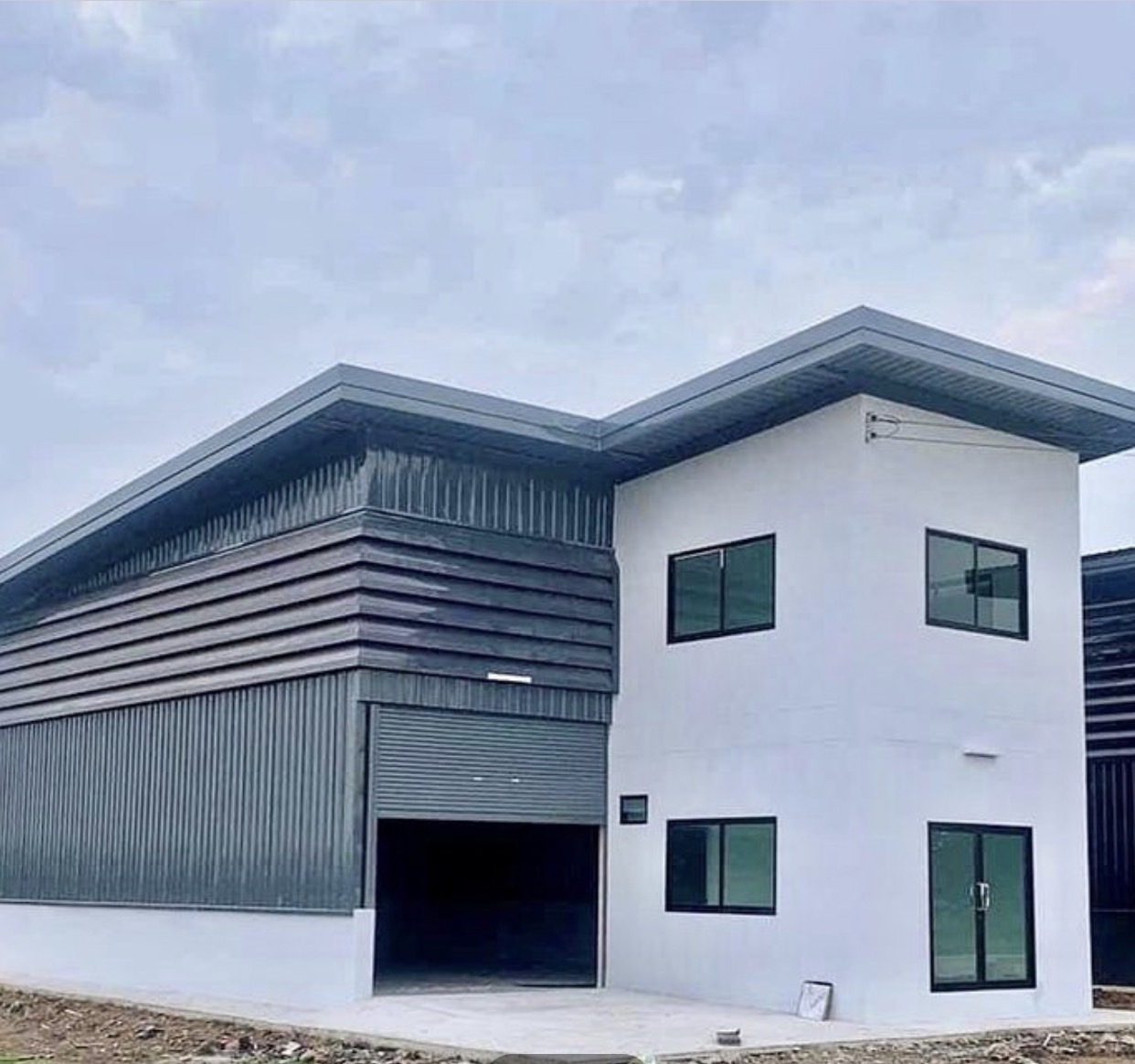 ที่ดินพร้อมโรงงานใหม่ ราคา 2 ล้านบาท ทำเลดีมาก