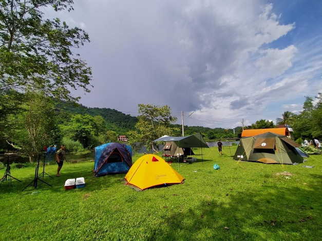 ขายที่ดินพร้อมสิ่งปลูกสร้าง ใกล้น้ำตกสาริกา ทำเลทอง วิวภูเขา ติดถนน ตำบลสาริกา นครนายก 