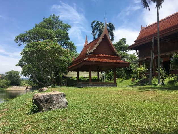 ขายที่ดินพร้อมสิ่งปลูกสร้าง ใกล้น้ำตกสาริกา ทำเลทอง วิวภูเขา ติดถนน ตำบลสาริกา นครนายก 