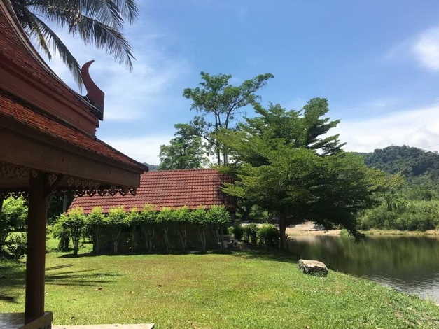 ขายที่ดินพร้อมสิ่งปลูกสร้าง ใกล้น้ำตกสาริกา ทำเลทอง วิวภูเขา ติดถนน ตำบลสาริกา นครนายก 