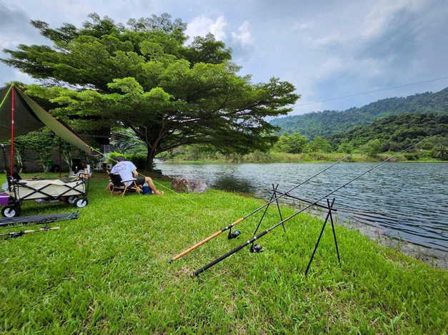 ขายที่ดินพร้อมสิ่งปลูกสร้าง ใกล้น้ำตกสาริกา ทำเลทอง วิวภูเขา ติดถนน ตำบลสาริกา นครนายก 