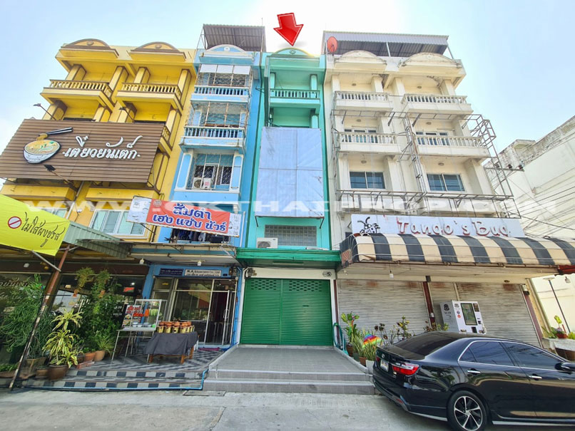 อาคารพาณิชย์ 4.5 ชั้น ม.มารวยธานี ติดถนนร่มเกล้า