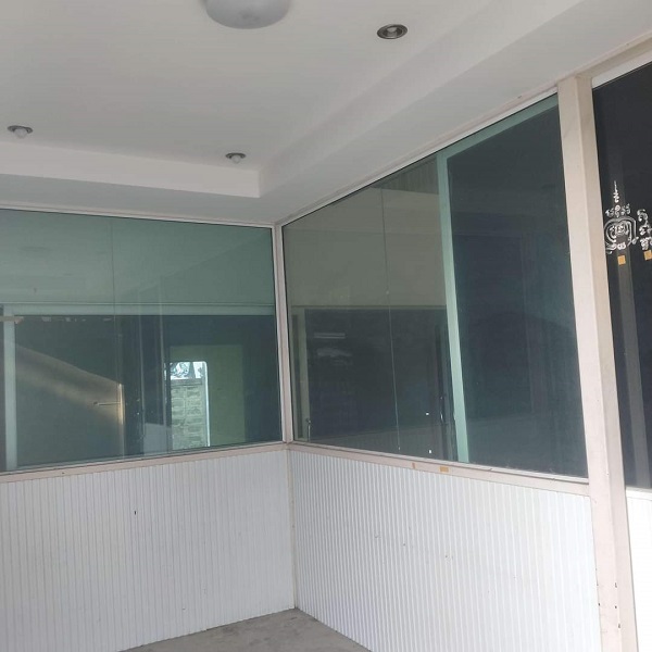  ให้เช่าโกดังลาดพร้าว101 เนื้อที่ใช้สอย 500 ตรม พร้อม Office  ห้องน้ำ 4 ห้อง ที่จอดรถได้หลายคัน โกดังสูง 6 เมตร 30     