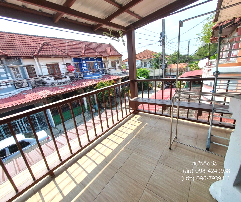 ขายด่วน ทาวน์เฮ้าส์ 20 ตร.ว. หมู่บ้านชลกานต์ บางเลน ซอย 10 ถนนบางกรวย-ไทรน้อย ใกล้วันสวนแก้ว ใกล้รถไฟฟ้าMRT บางพลู ต่อเติมใหม่ พร้อมเข้าอยู่