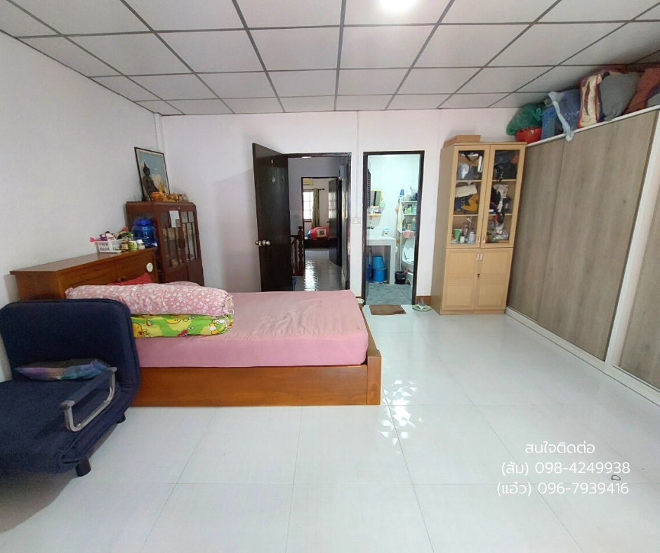 ขายด่วน ทาวน์เฮ้าส์ 20 ตร.ว. หมู่บ้านชลกานต์ บางเลน ซอย 10 ถนนบางกรวย-ไทรน้อย ใกล้วันสวนแก้ว ใกล้รถไฟฟ้าMRT บางพลู ต่อเติมใหม่ พร้อมเข้าอยู่