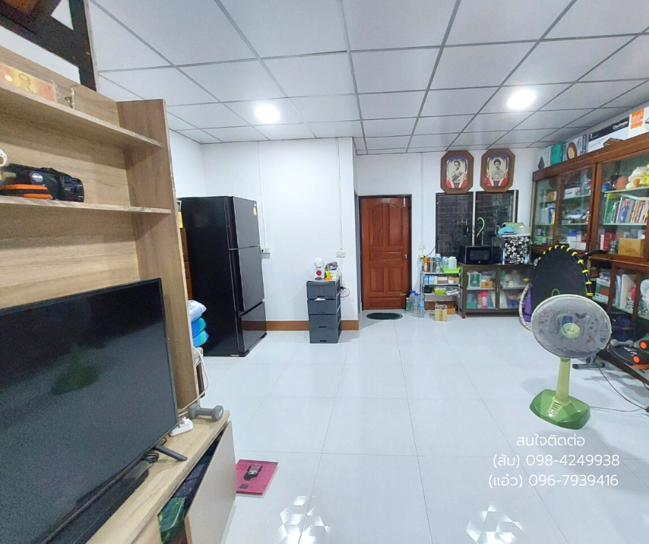 ขายด่วน ทาวน์เฮ้าส์ 20 ตร.ว. หมู่บ้านชลกานต์ บางเลน ซอย 10 ถนนบางกรวย-ไทรน้อย ใกล้วันสวนแก้ว ใกล้รถไฟฟ้าMRT บางพลู ต่อเติมใหม่ พร้อมเข้าอยู่