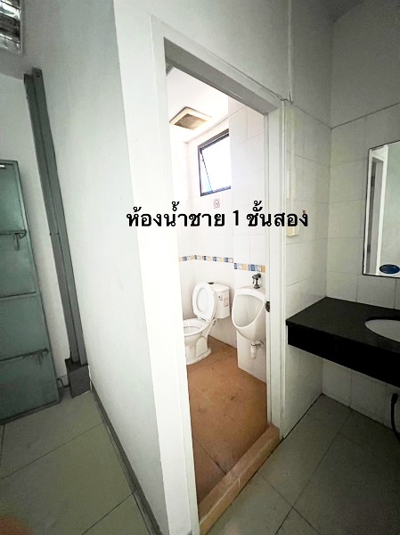 ให้เช่าอาคารติดถนนร่มเกล้า 2 ชั้น เนื้อที่ใช้สอย 218 ตรมทำเลดีมาก  ติดถนนร่มเกล้า ใกล้สนามบินสุวรรณภิม Airport Link ลาดกระบัง 