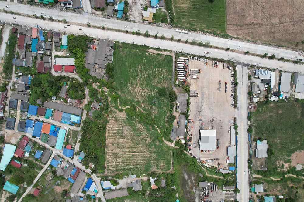 ขายที่ดินเปล่า  ทำเลดี หน้าที่ติดถนนสุขุมวิท เอกสารสิทธิ์โฉนดสองแปลง