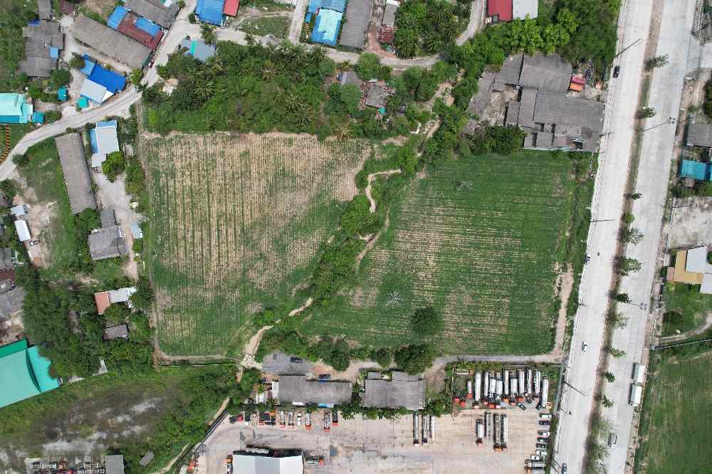 ขายที่ดินเปล่า  ทำเลดี หน้าที่ติดถนนสุขุมวิท เอกสารสิทธิ์โฉนดสองแปลง