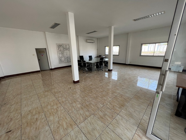 ขายหรือให้เช่าที่ดินพร้อม โรงงาน / โกดัง ขนาดใหญ่ ใน อ.สันกำแพง จ.เชียงใหม่