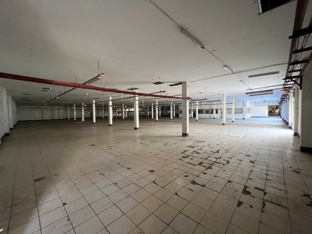 ขายหรือให้เช่าที่ดินพร้อม โรงงาน / โกดัง ขนาดใหญ่ ใน อ.สันกำแพง จ.เชียงใหม่